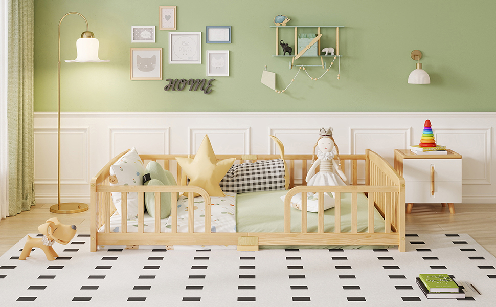 Lit enfant 140x200 au sol en pin naturel avec barrières et ouverture centrale arrondie