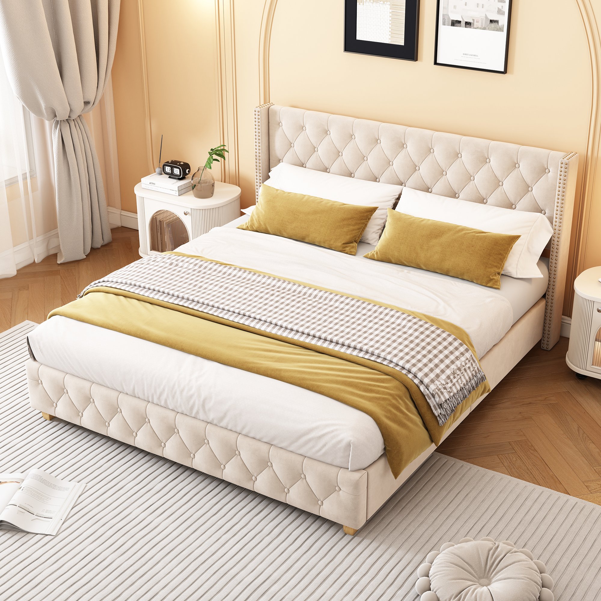 Lit capitonné 160x200 avec sommier à lattes, structure stable et pieds bois pour matelas double, style élégant en velours beige