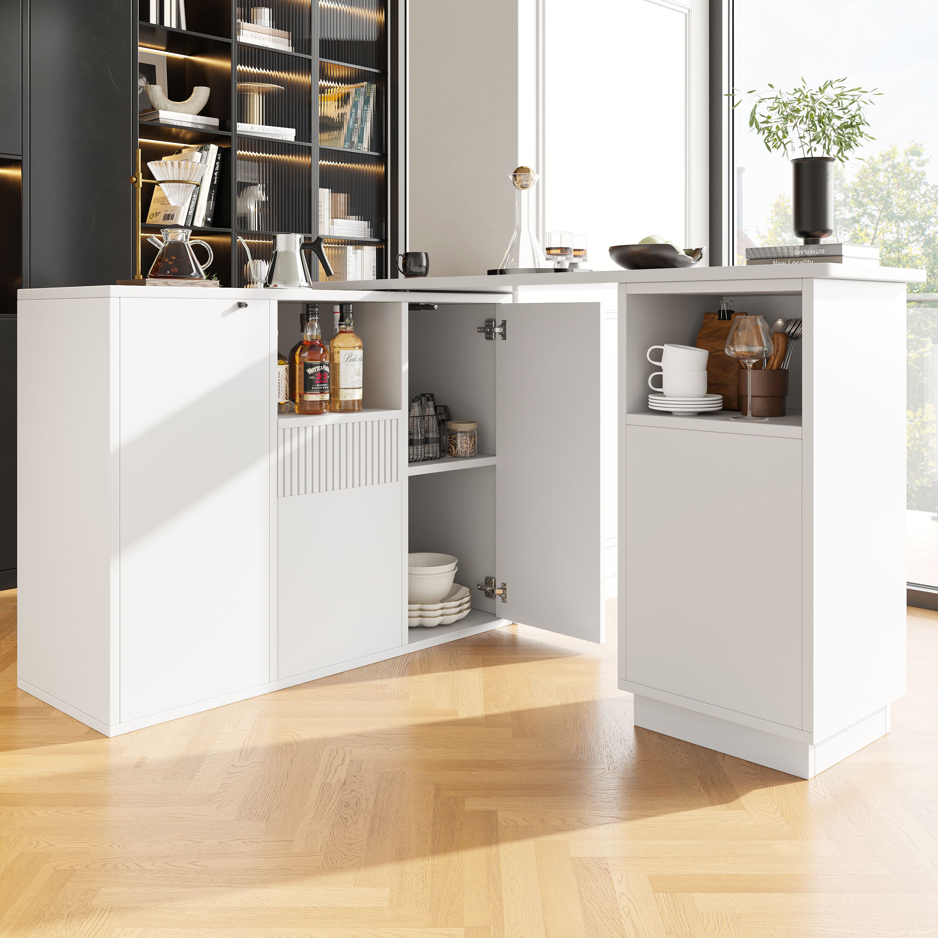 Rangements spacieux pour un intérieur ordonné
