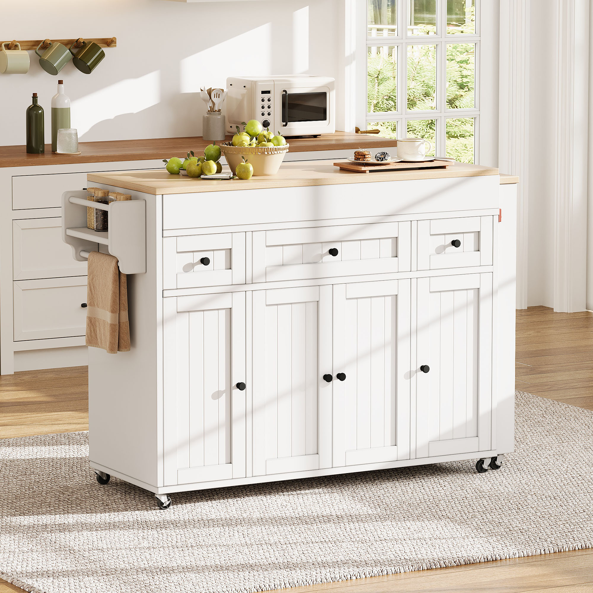 Îlot de cuisine blanc sur roulettes avec plan de travail extensible, rangements et étagère à épices, en Panneau composite de fibres de bois à densité et bois naturel