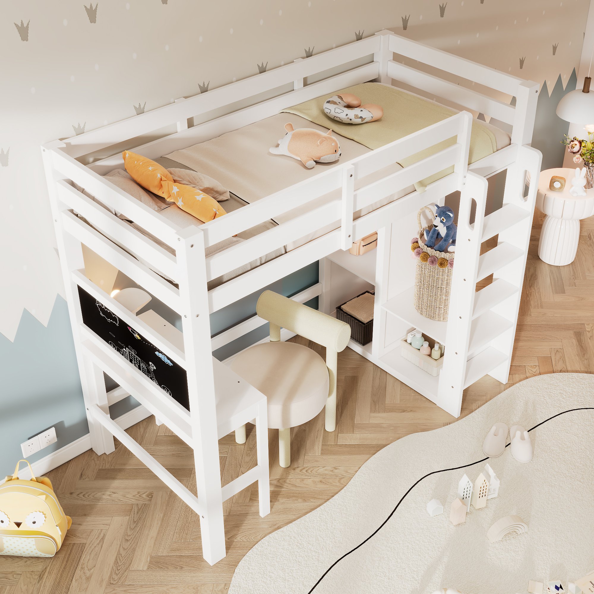 Lit mezzanine enfant avec bureau intégré et tableau noir, armoire ouverte et étagères pour optimiser l'espace chambre