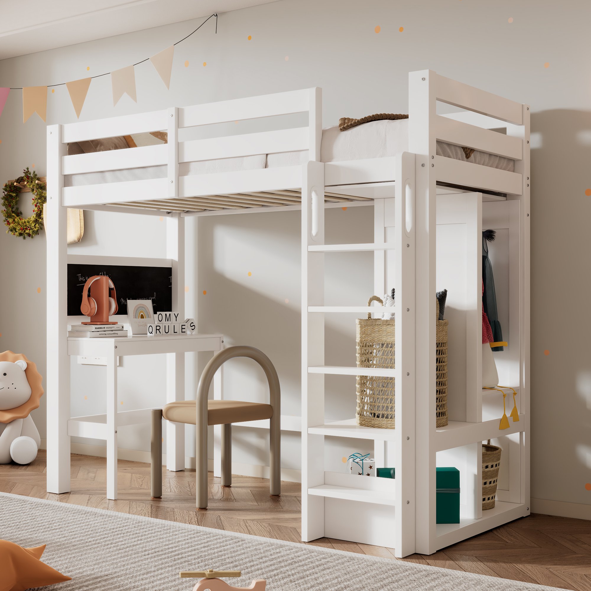 Lit mezzanine enfant avec bureau intégré et tableau noir, armoire ouverte et étagères pour optimiser l'espace chambre