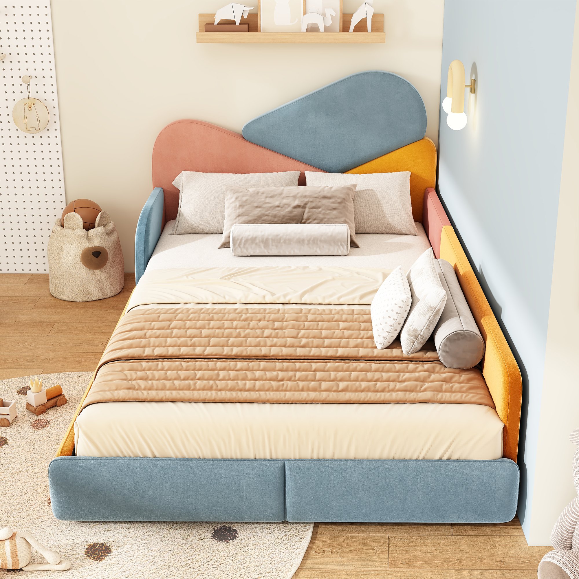 Lit rembourré 140x200 cm pour enfant, avec protection latérale et pieds bas, design patchwork bleu