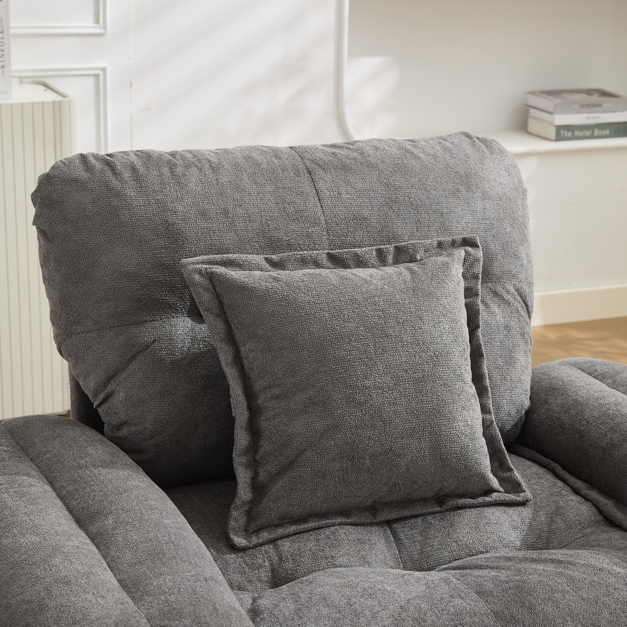 Design Ergonomique et Tissu Chenille