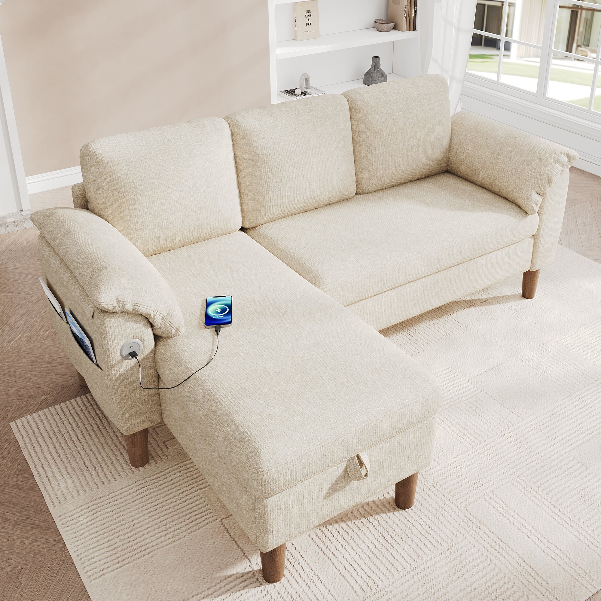 Canapé d'angle 3 places en tissu chenille beige avec coffre de rangement sous la méridienne, ports USB et Type-C intégrés, structure réversible gauche ou droite pour salon moderne.