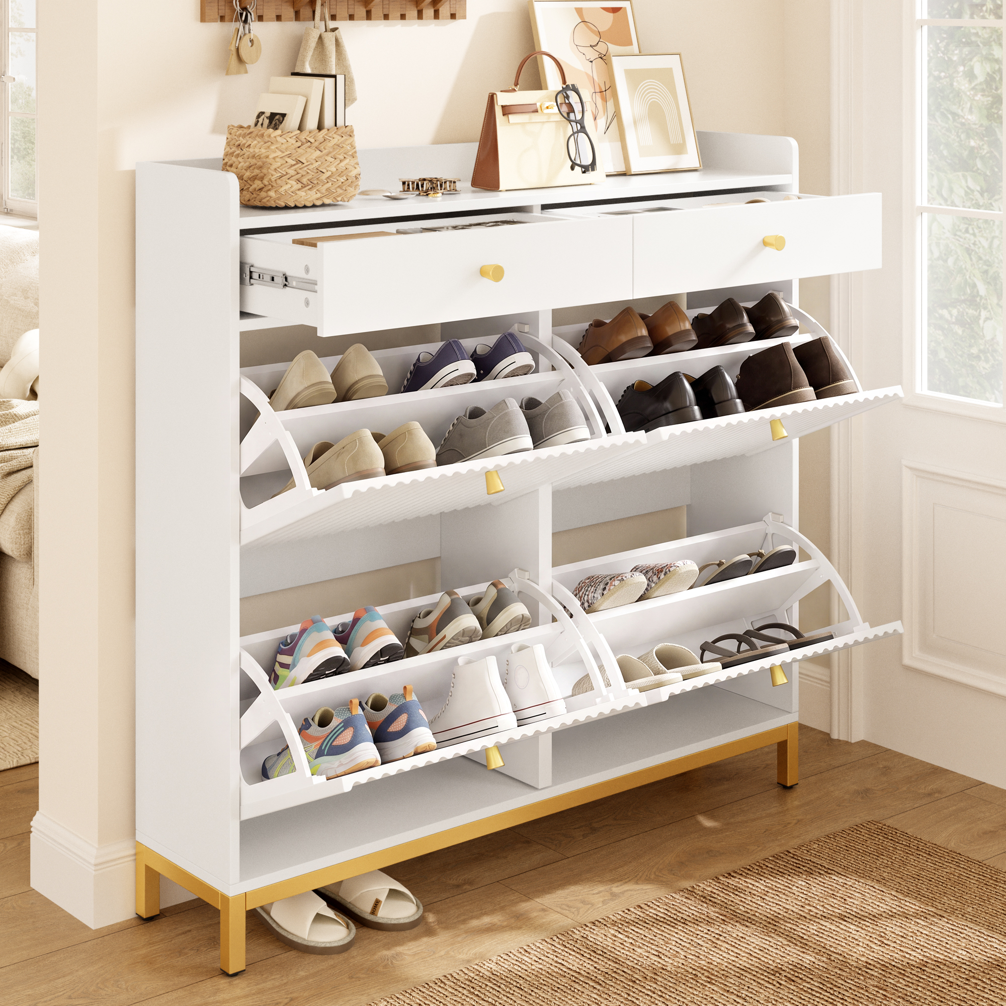 Meuble à chaussures en panneau de particules blanc, pieds et poignées métalliques dorés, structure robuste et design épuré