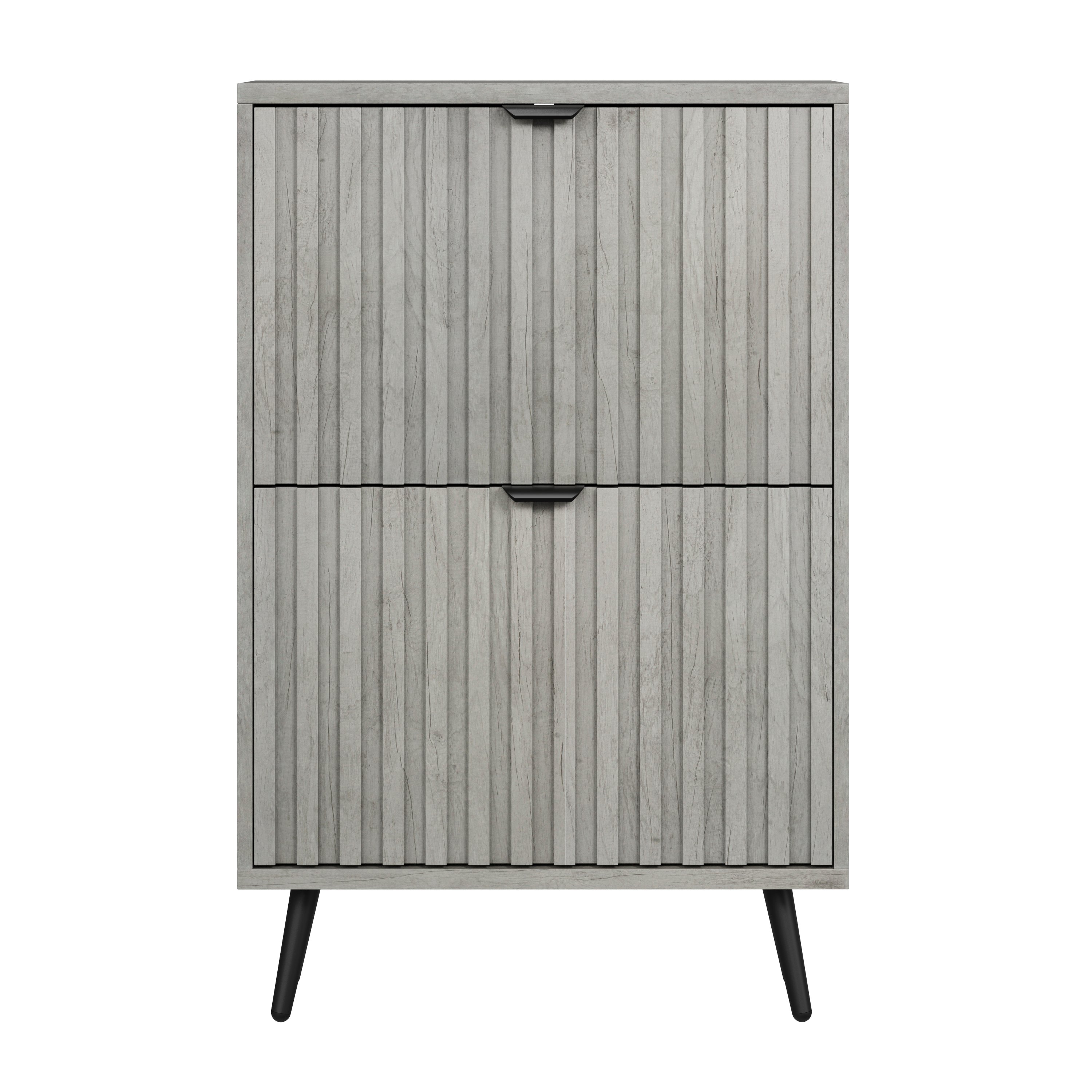 Meuble à chaussures gris 60x24x94 cm avec portes abattantes et panneaux rainurés Panneau composite de fibres de bois à densité pour entrée et couloir