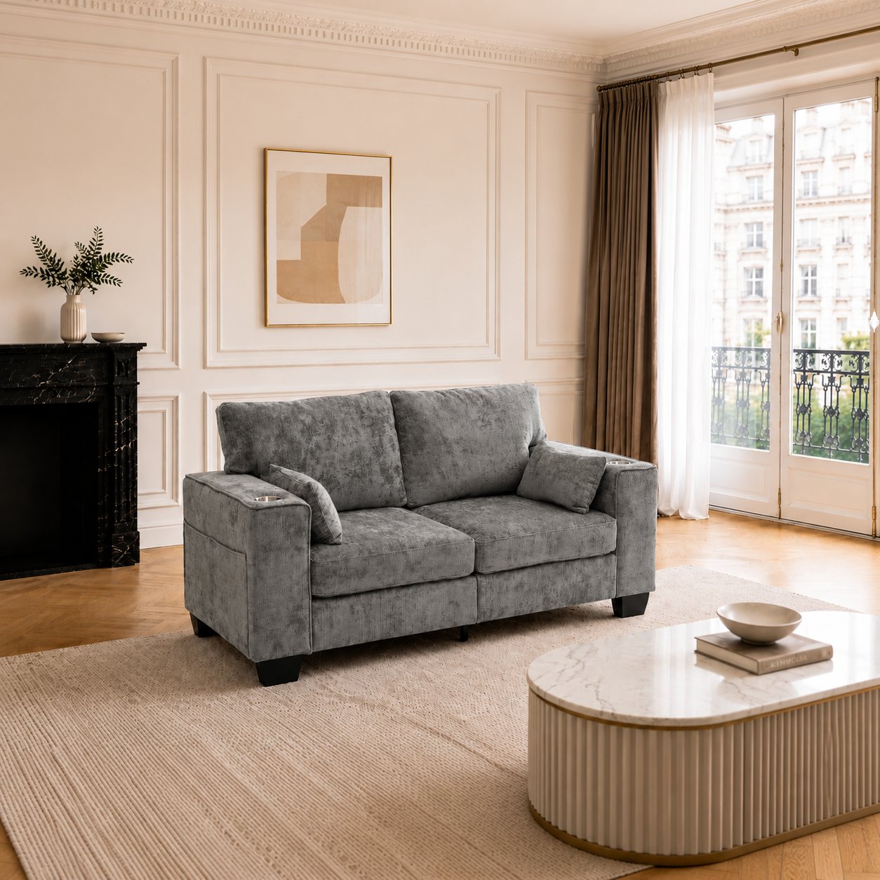 Canapé 2 places en tissu chenille gris foncé, structure bois massif, coussins ressorts ensachés et porte-gobelets intégrés aux accoudoirs pour salon