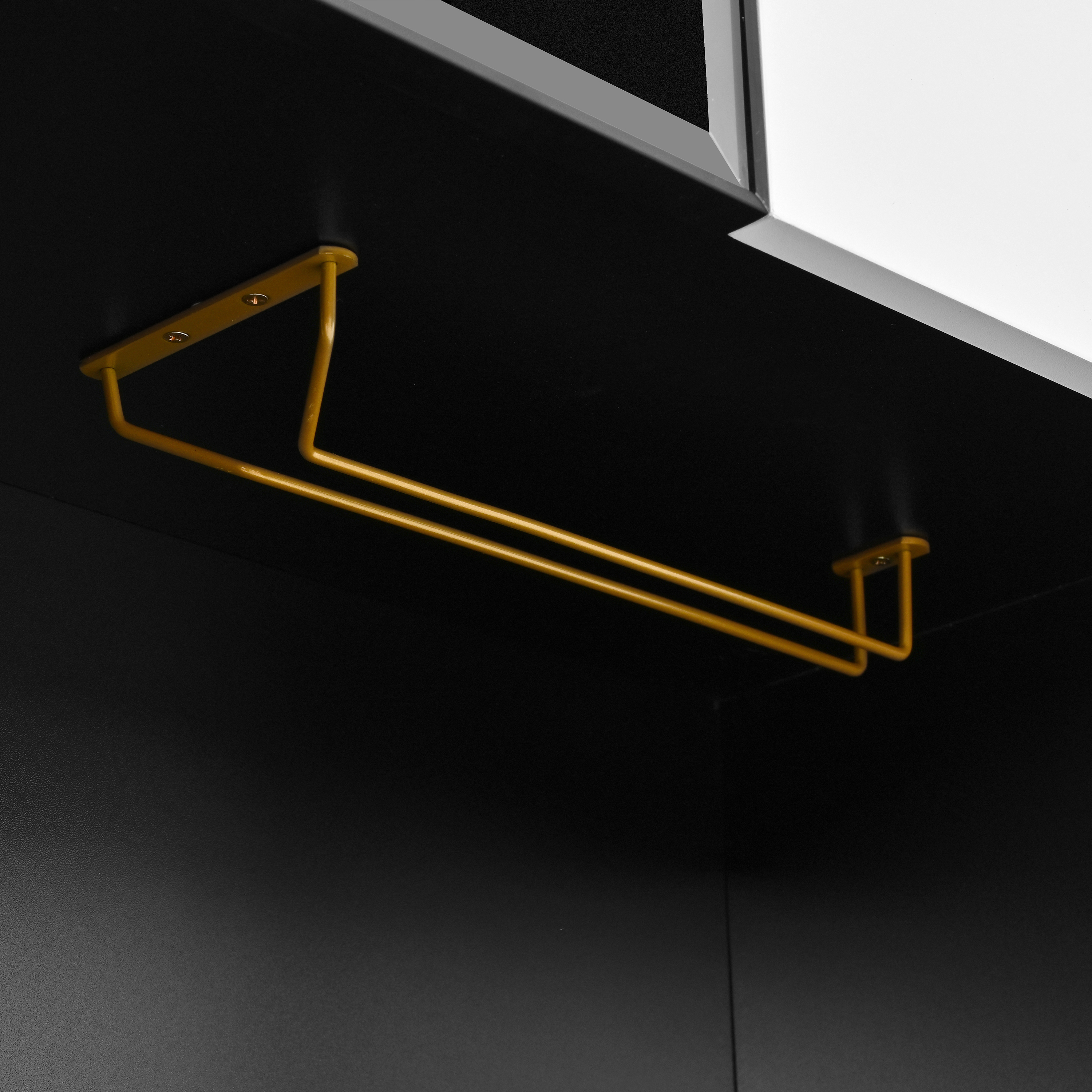 Buffet de cuisine moderne LED RGB, Meuble vaisselier 160x40x120 cm avec vitrine verre, 3 tiroirs et porte-gobelets doré