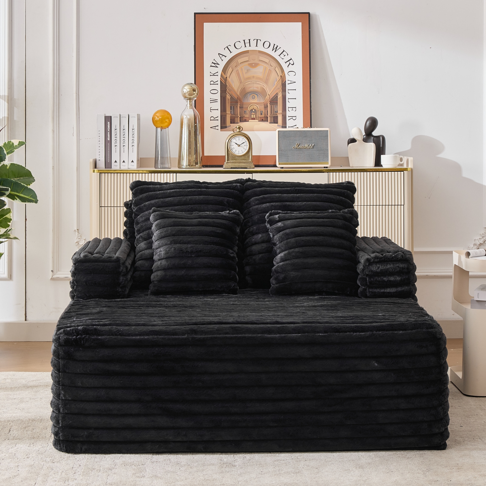 Canapé noir sans montage avec porte-gobelets intégrés et assise méridienne confortable en fausse fourrure