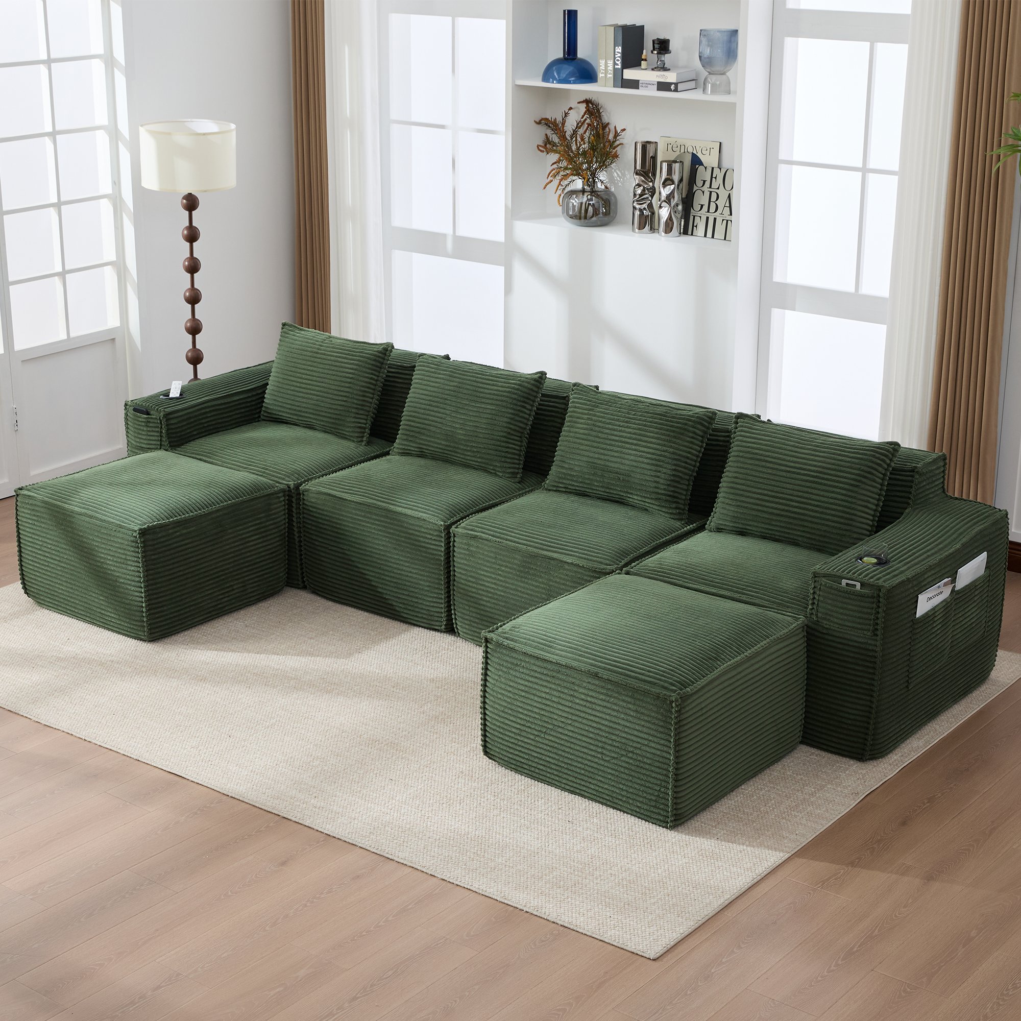 Canapé modulable 4 places vert en tissu corduroy avec 2 poufs, porte-gobelets intégrés, poches latérales et coussins dorsaux fermes, sans montage requis