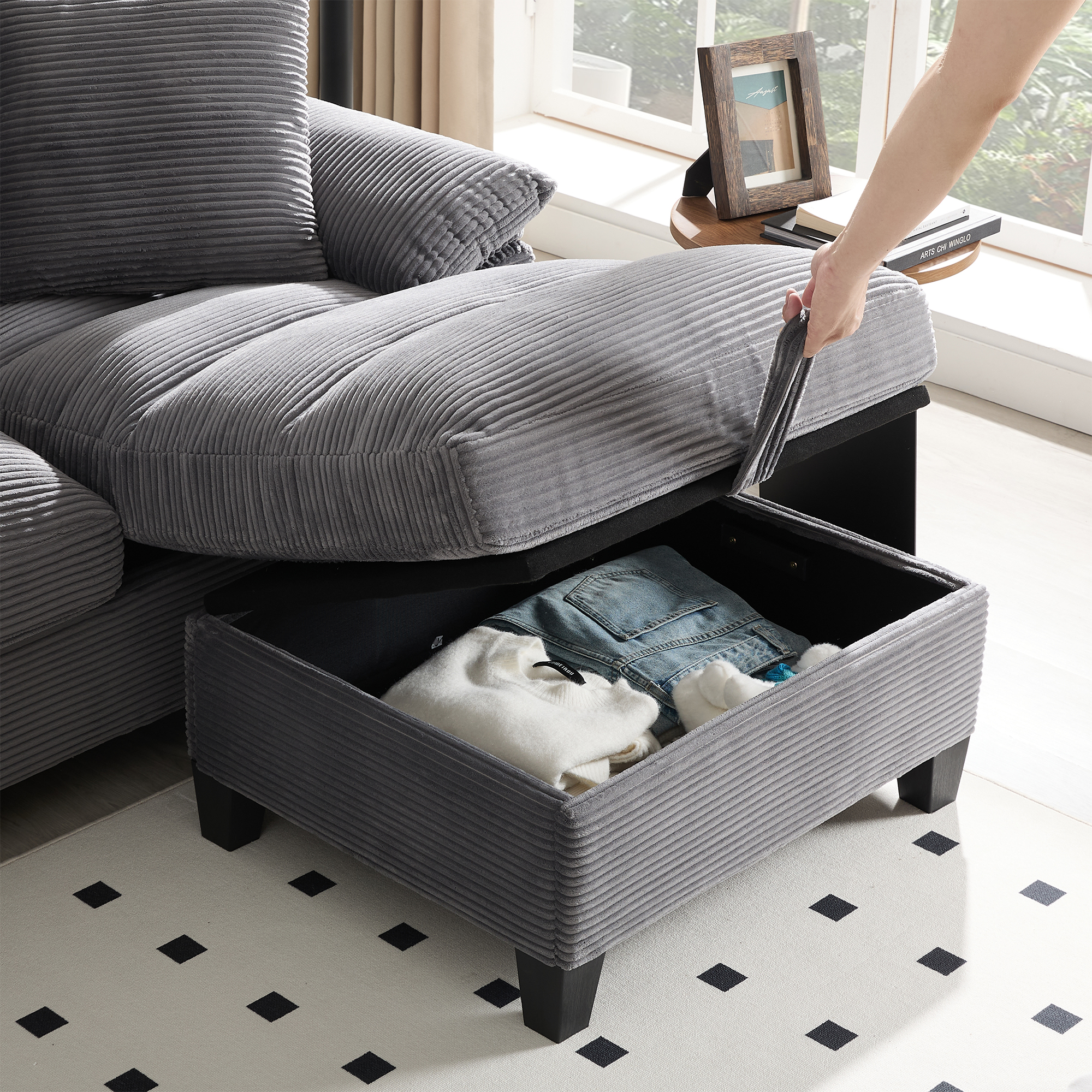 Des rangements dissimulés sous les coussins